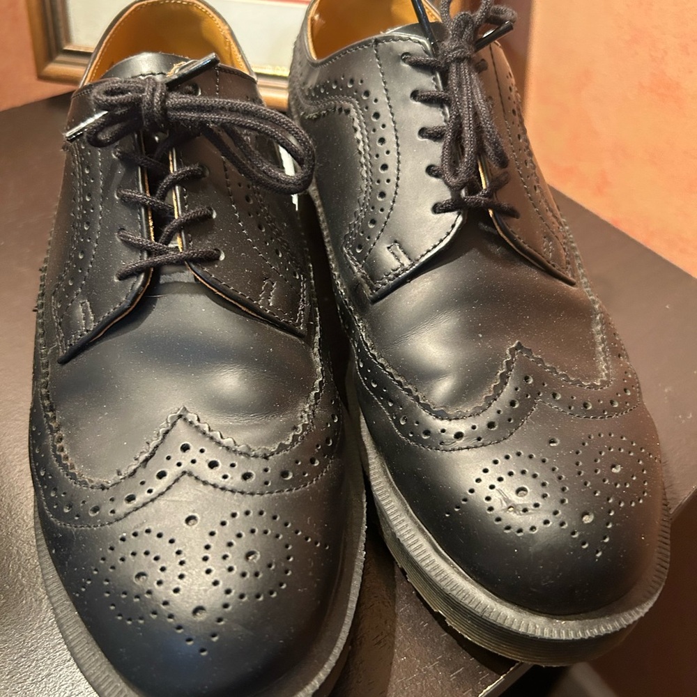 Dr Marten Brogue shoe